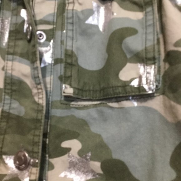 Gap kids camo jacket size girls Medium 10/12 - Picture 2 of 5